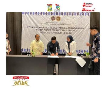 Bupati Kampar Ahmad Yuzar Dorong Pemerataan Pendidikan Lewat Hibah Bus Sekolah