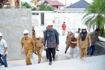 Bupati Kampar Tinjau Progres Islamic Center, Target Rampung 18 Maret