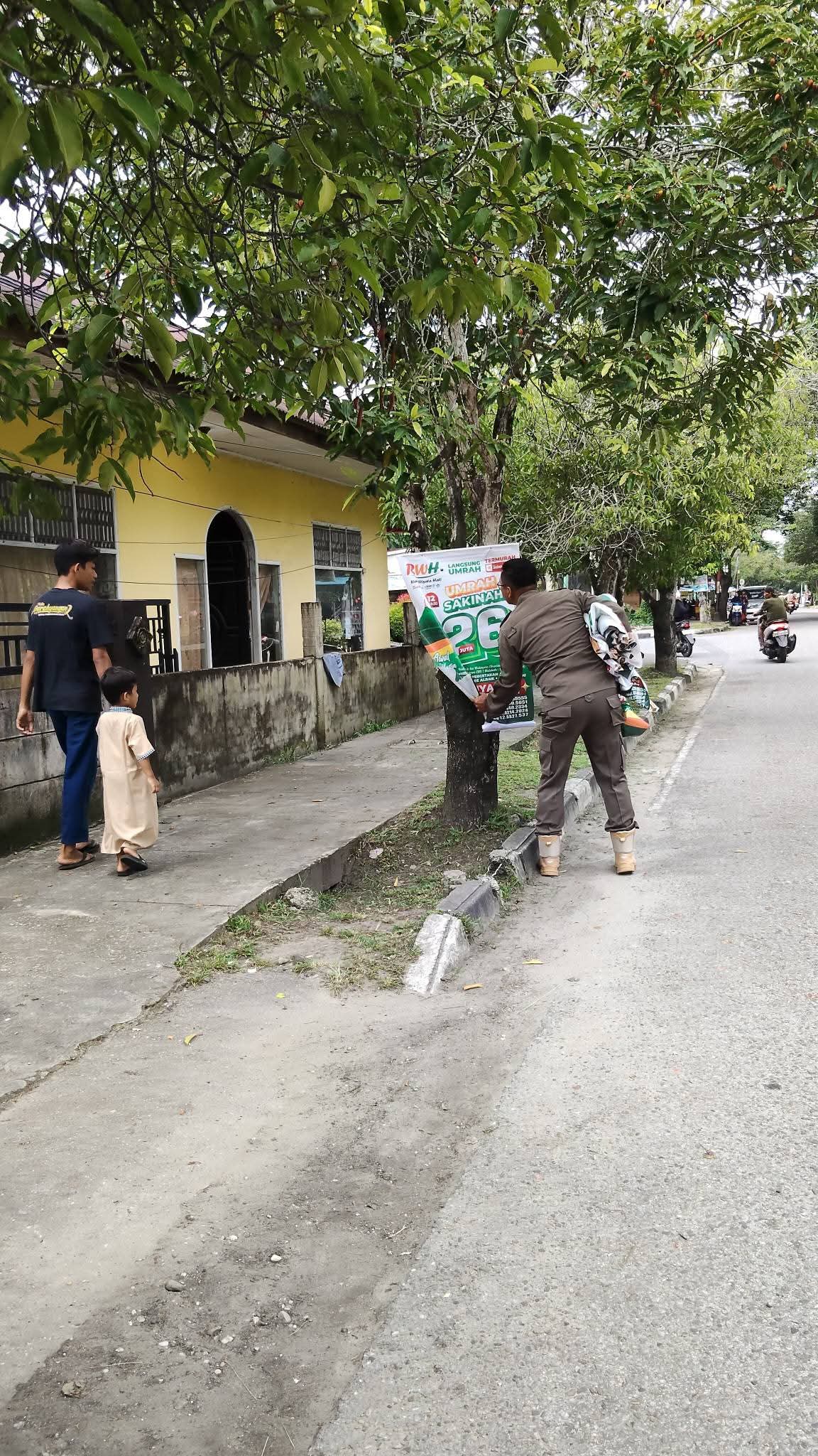 Rusak Lingkungan dan Langgar Izin, Zulfikar Turunkan Puluhan Banner di Jalan Protokol